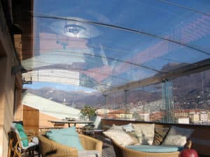 serra bioclimatica in vetro strutturale, realizzata a Lugano